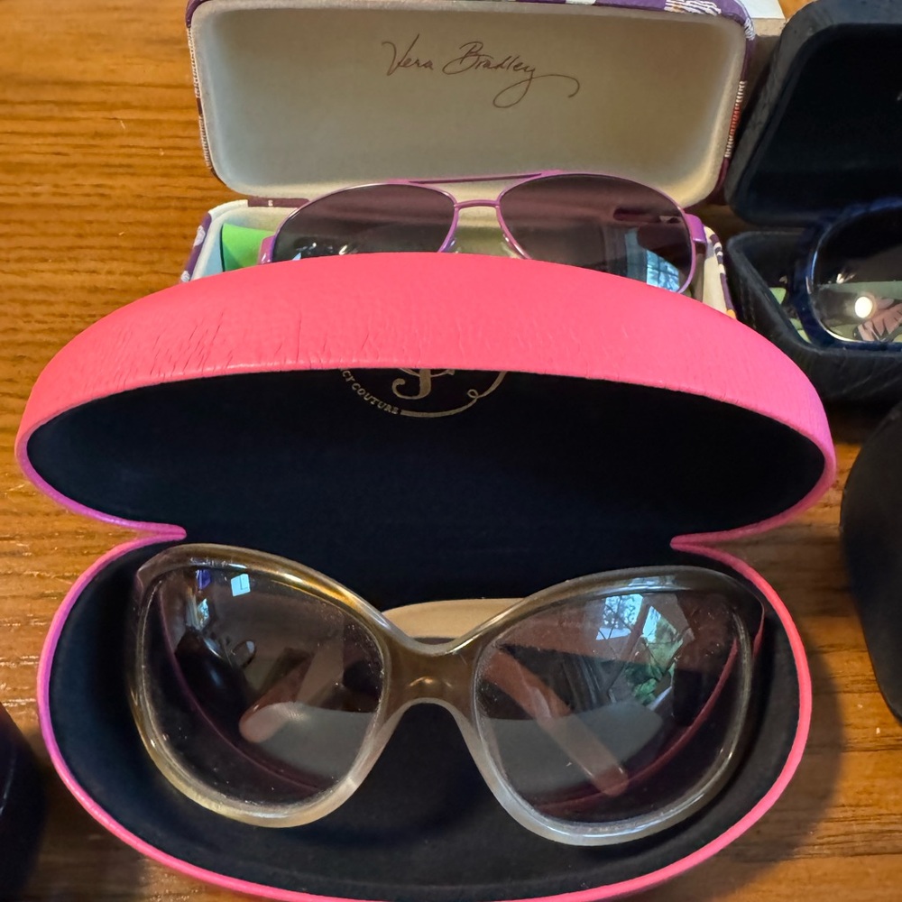 Sunglasses Galore! - Picture 3 of 16